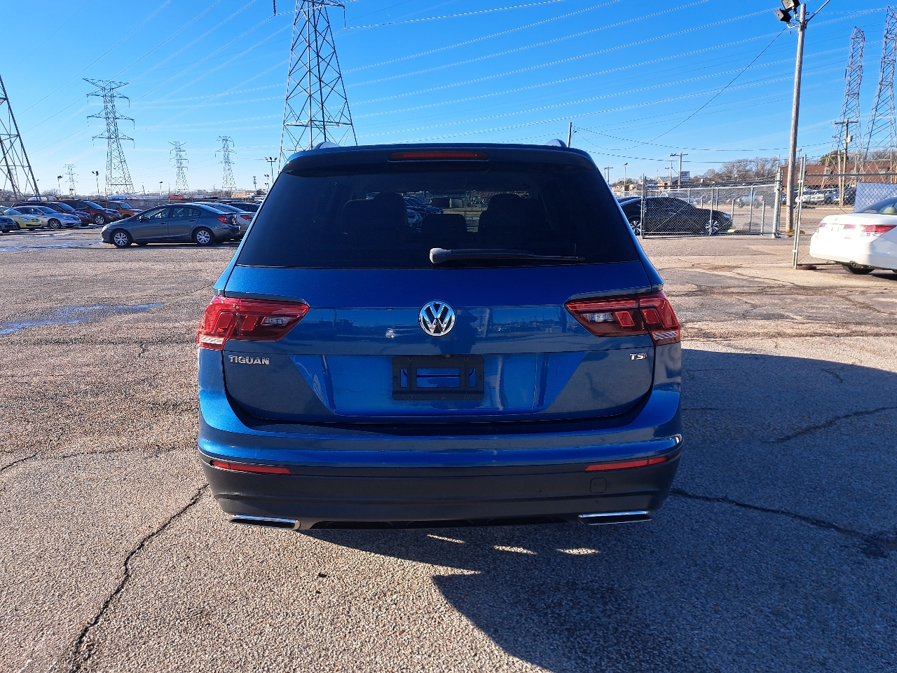Volkswagen Tiguan S 2018