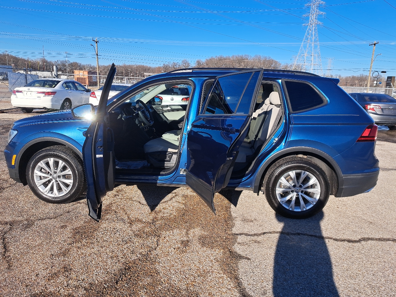 Volkswagen Tiguan S 2018