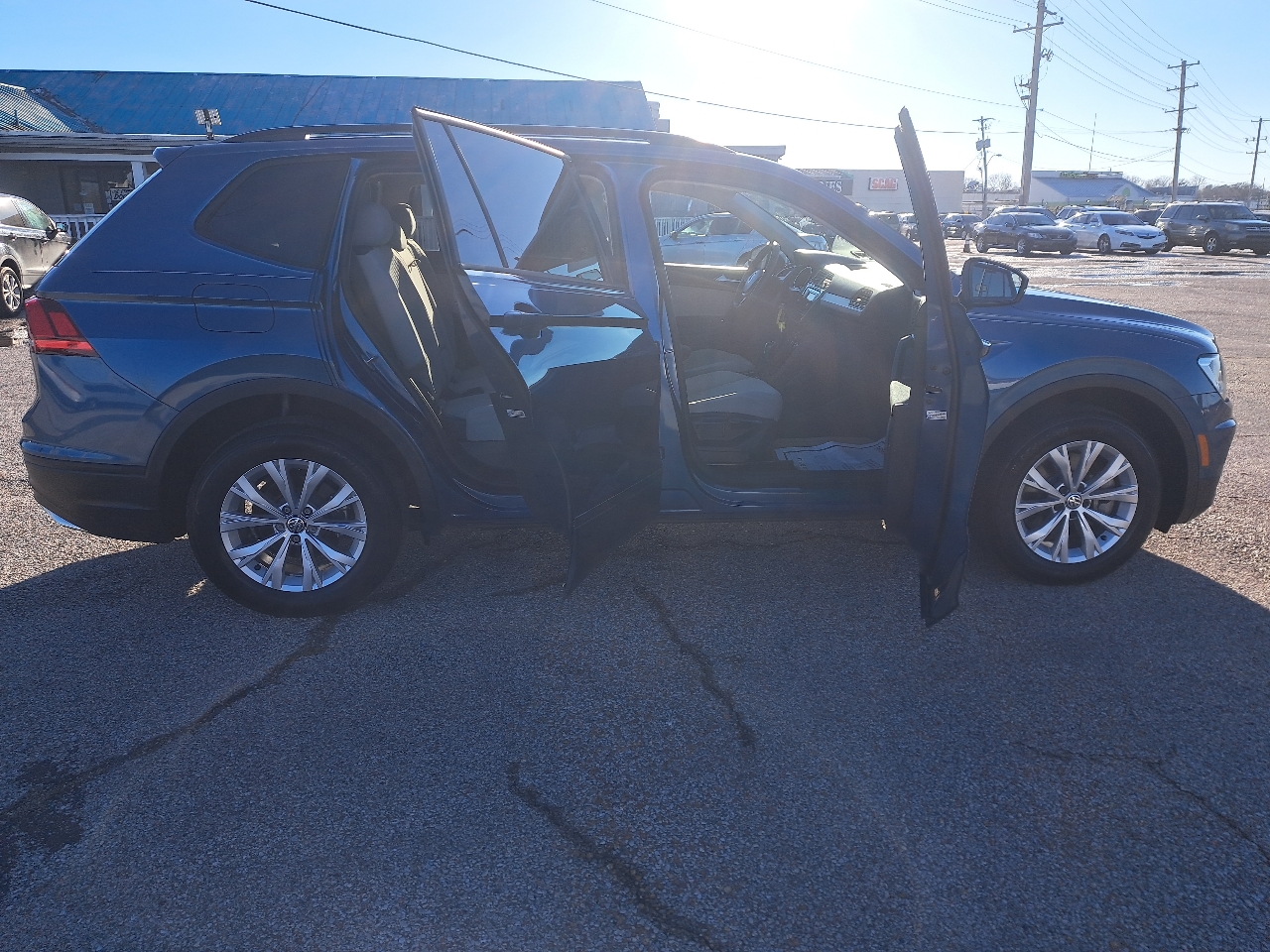 Volkswagen Tiguan S 2018