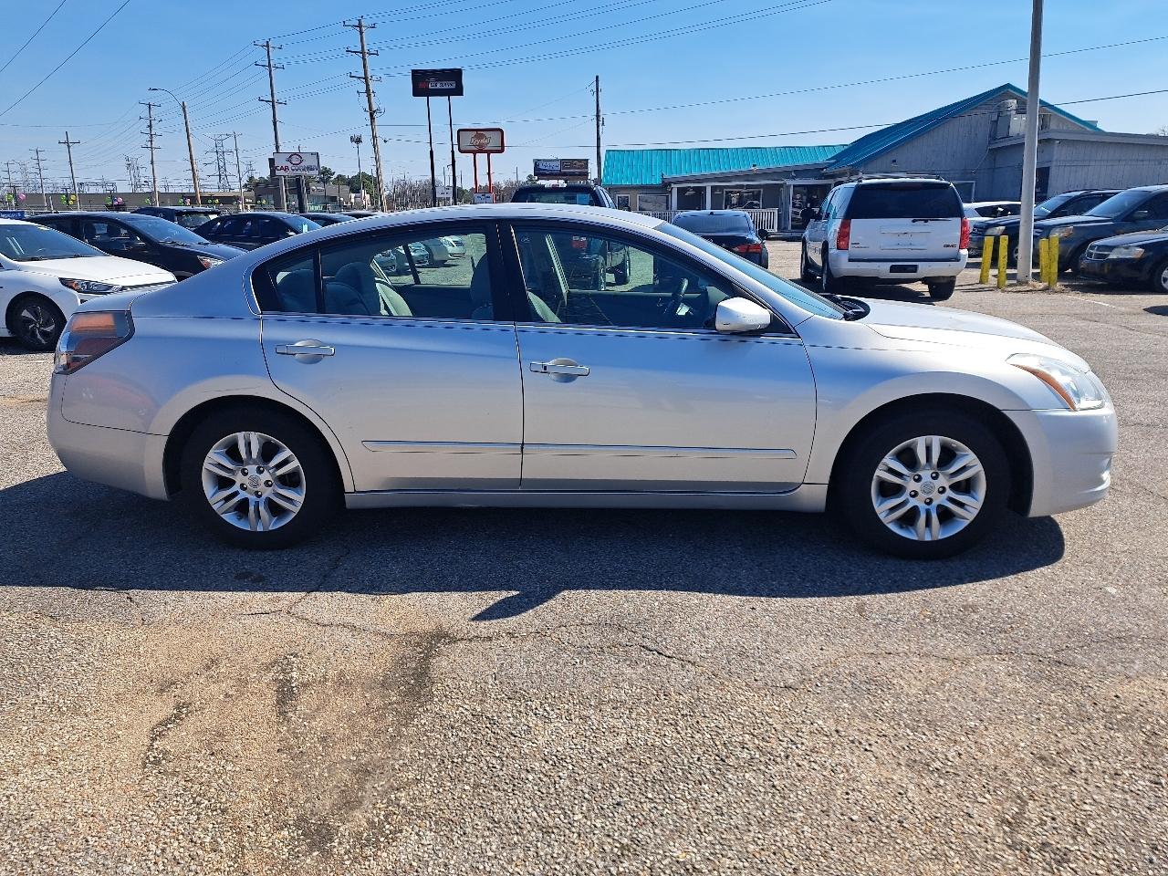 Nissan Altima 2.5 S 2010