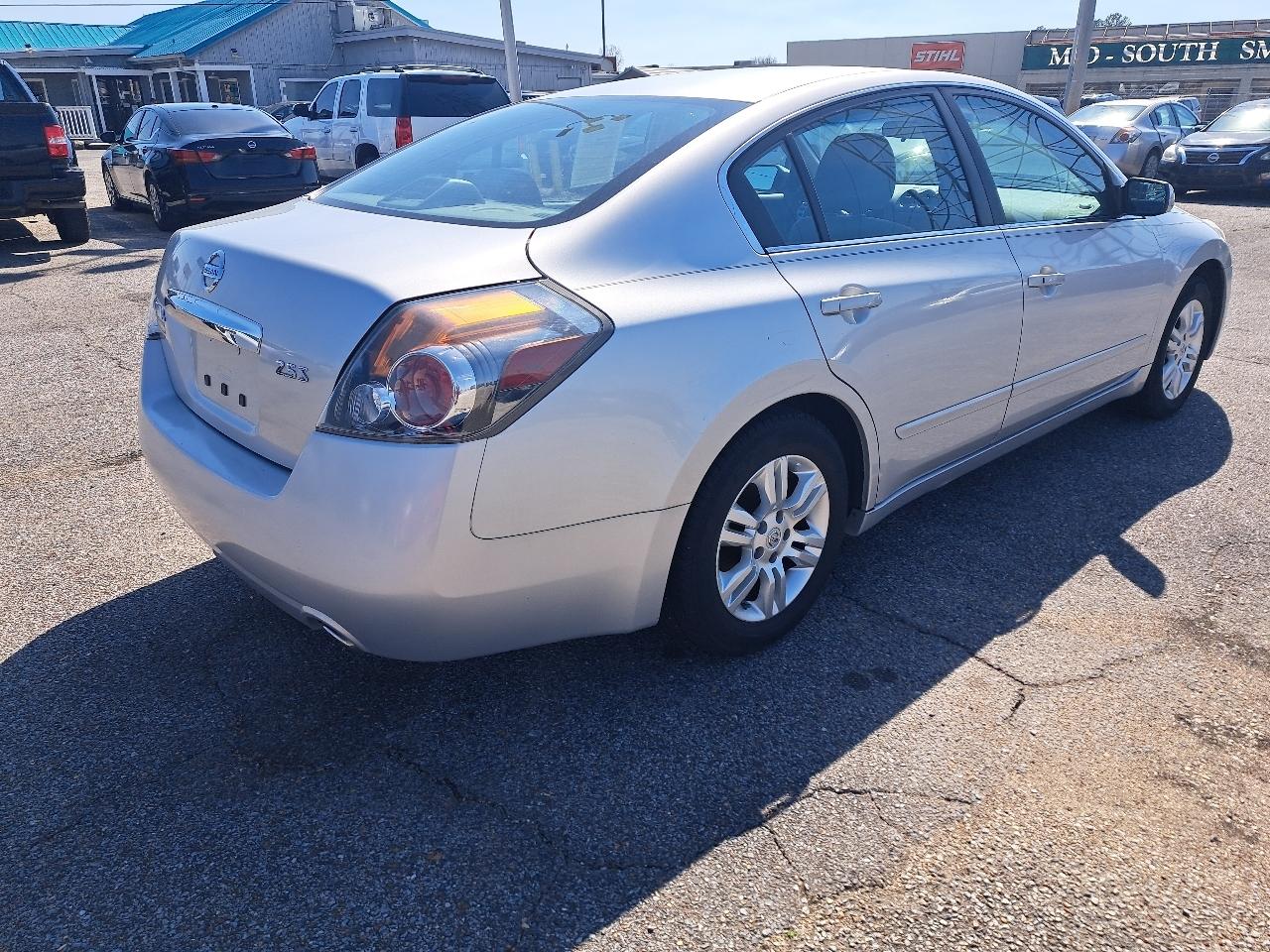 Nissan Altima 2.5 S 2010