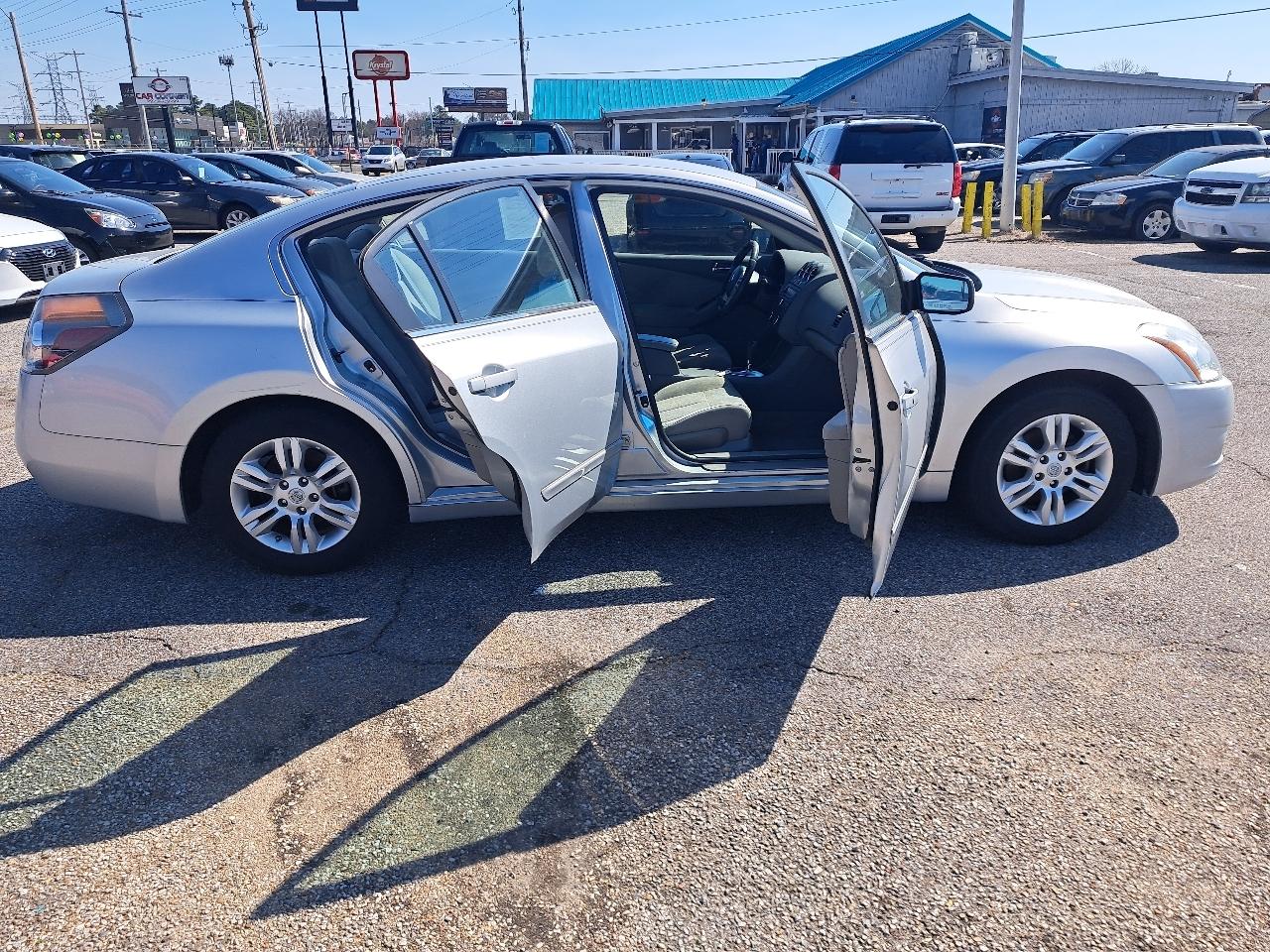 Nissan Altima 2.5 S 2010