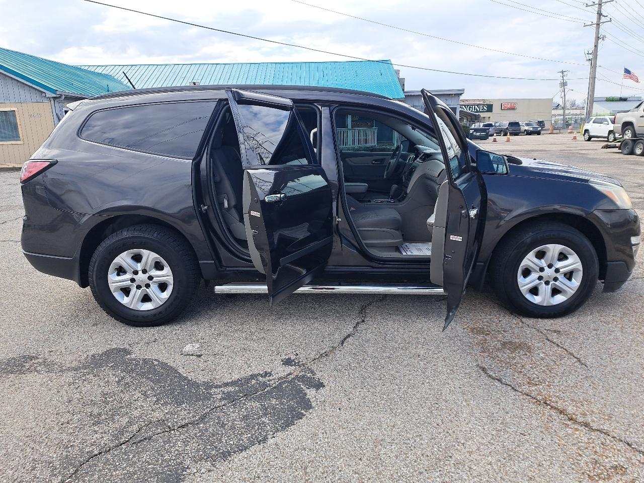 Chevrolet Traverse FWD 4dr LS 2016