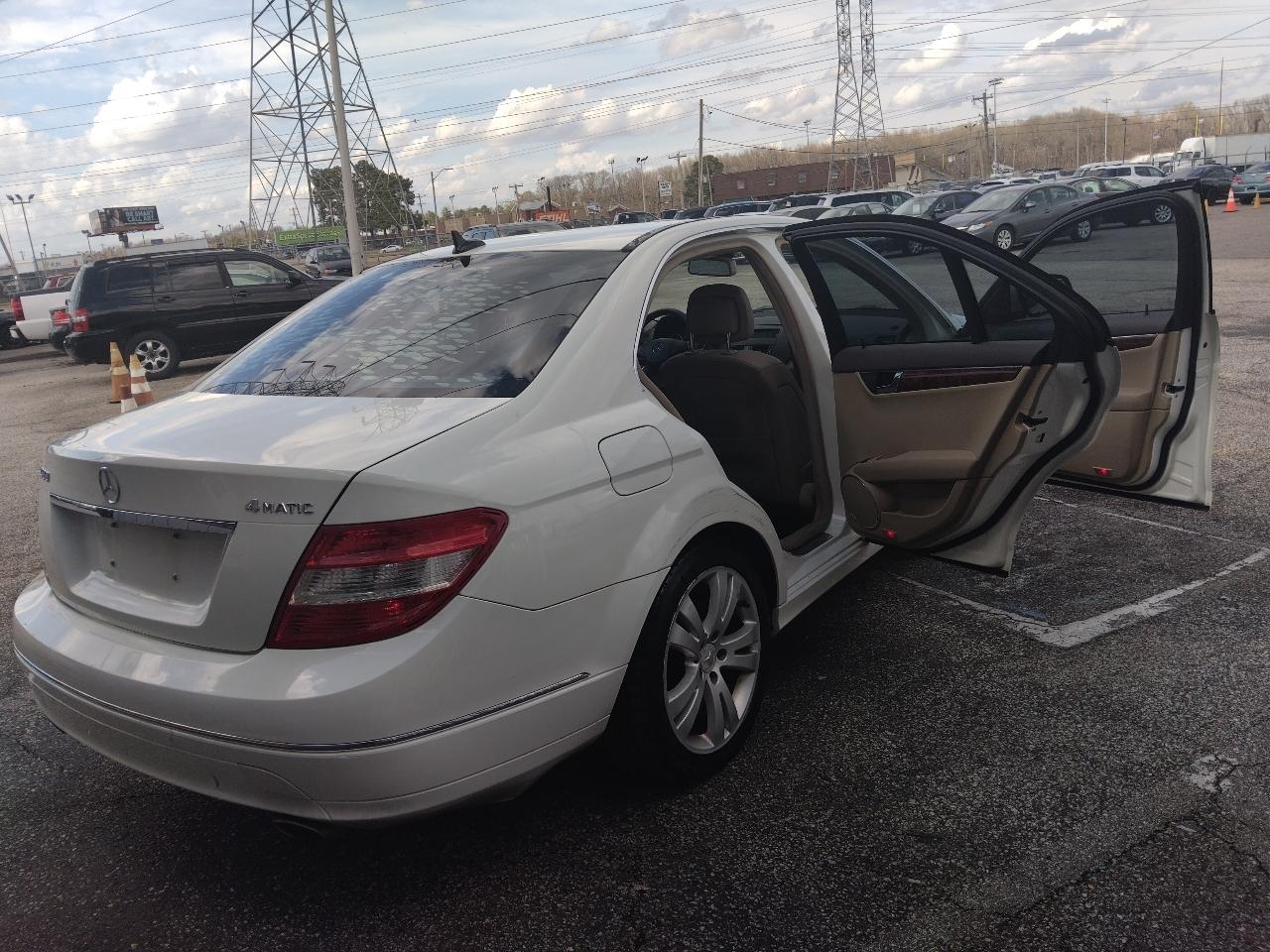 Mercedes-Benz C-Class C300 4MATIC Luxury Sedan 2009