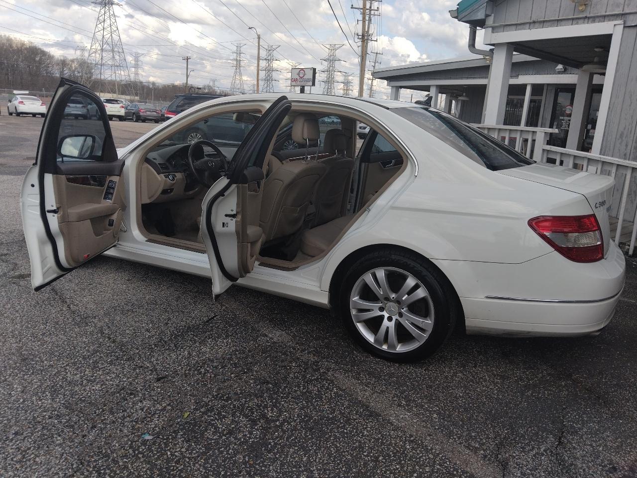 Mercedes-Benz C-Class C300 4MATIC Luxury Sedan 2009