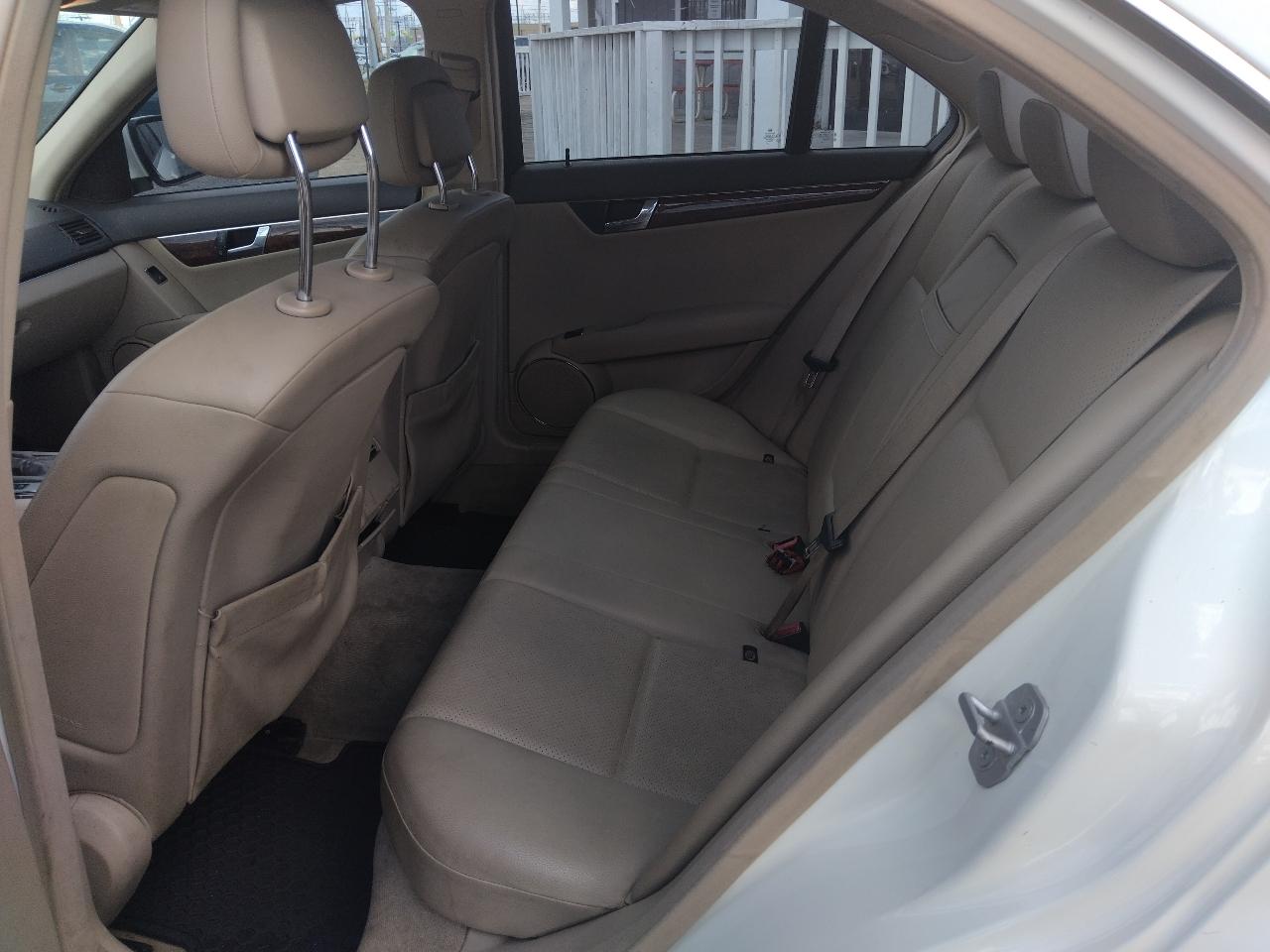 Mercedes-Benz C-Class C300 4MATIC Luxury Sedan 2009