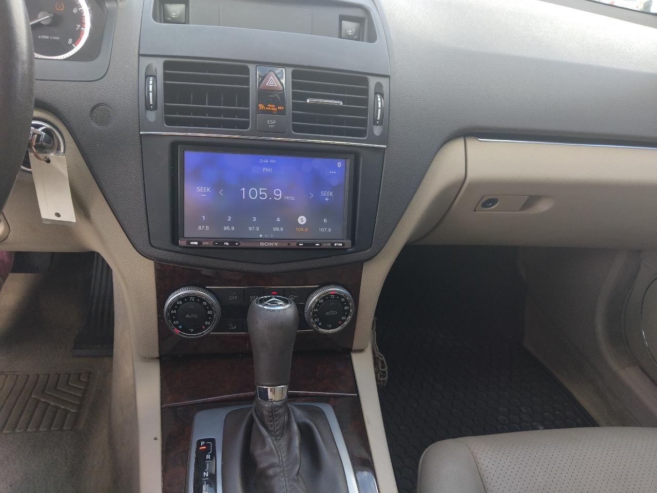 Mercedes-Benz C-Class C300 4MATIC Luxury Sedan 2009