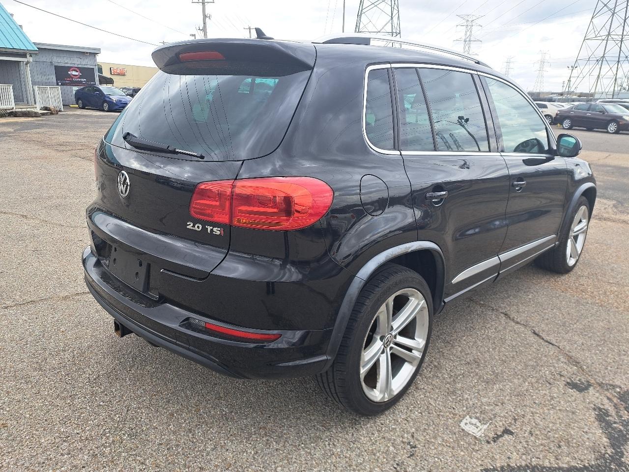 Volkswagen Tiguan S 2015