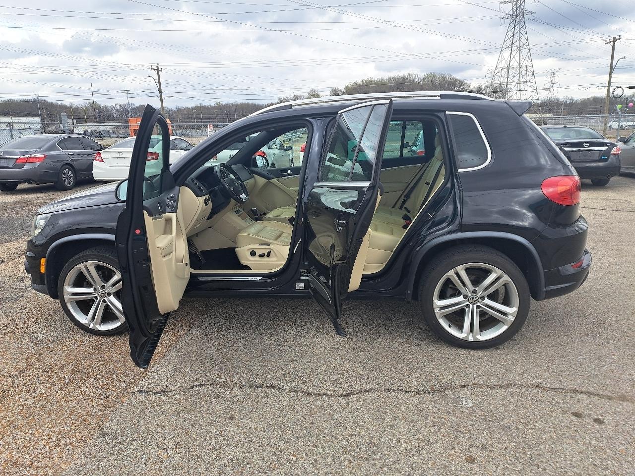 Volkswagen Tiguan S 2015