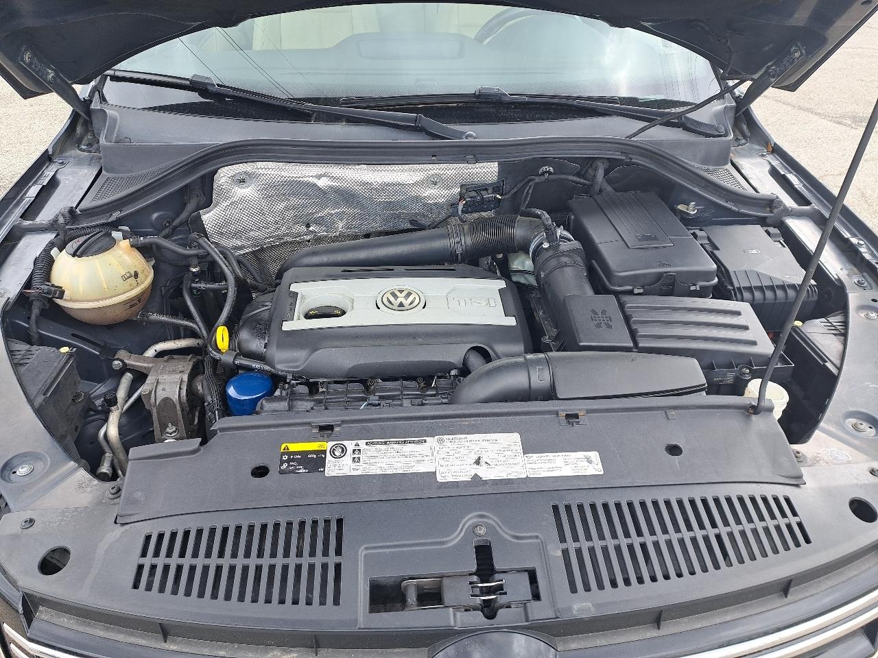 Volkswagen Tiguan S 2015