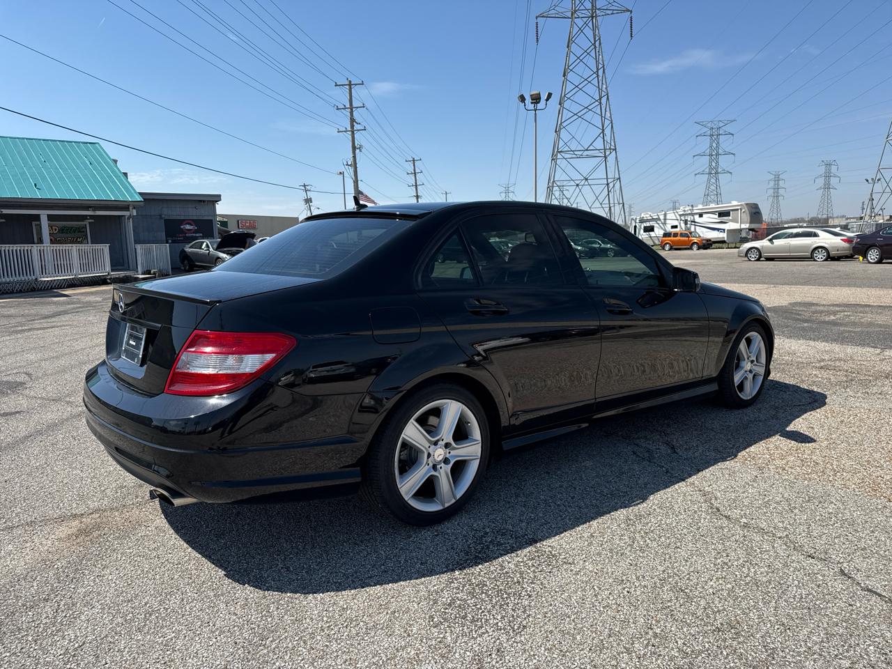 Mercedes-Benz C-Class C300 4MATIC Luxury Sedan 2011