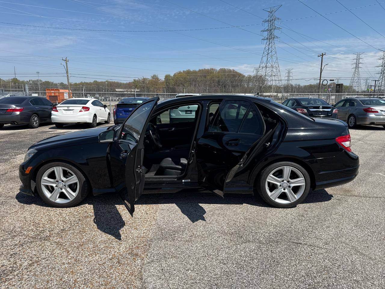 Mercedes-Benz C-Class C300 4MATIC Luxury Sedan 2011
