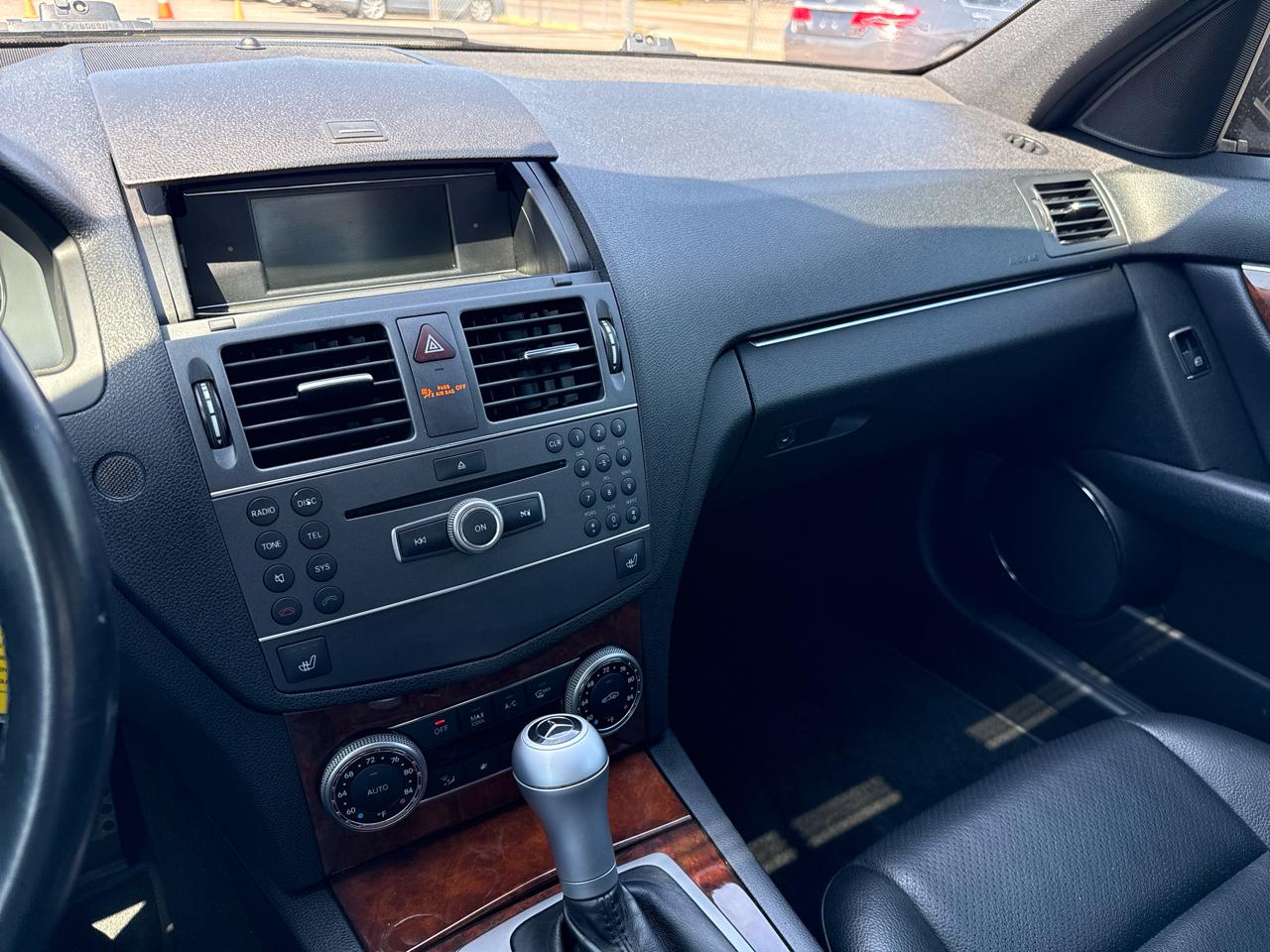 Mercedes-Benz C-Class C300 4MATIC Luxury Sedan 2011