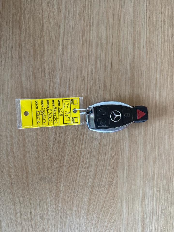 Mercedes-Benz C-Class C300 4MATIC Luxury Sedan 2011