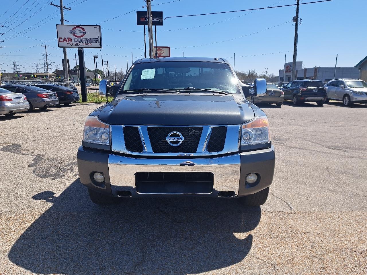 Nissan Titan XE Crew Cab 4WD SWB 2009
