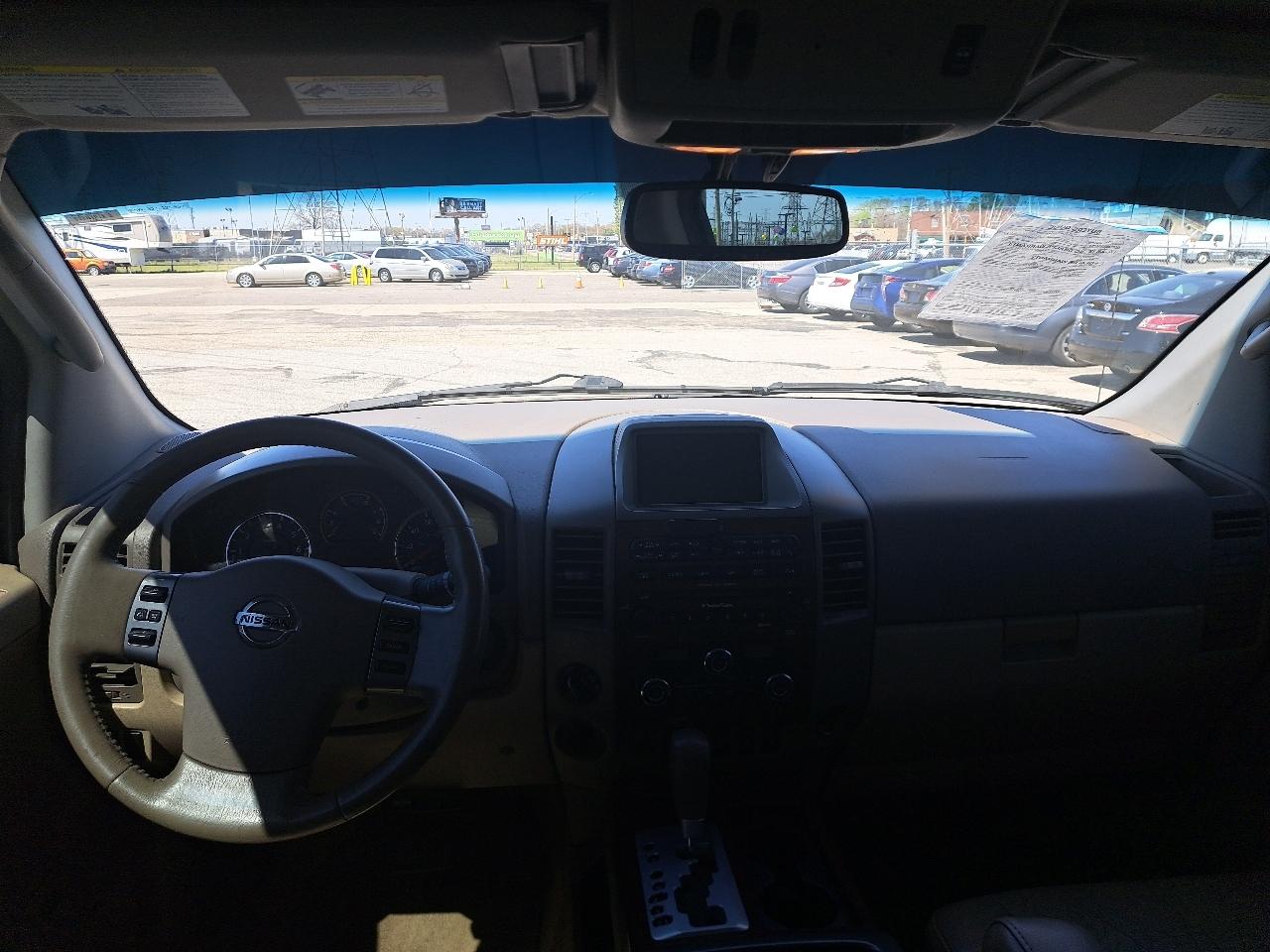 Nissan Titan XE Crew Cab 4WD SWB 2009