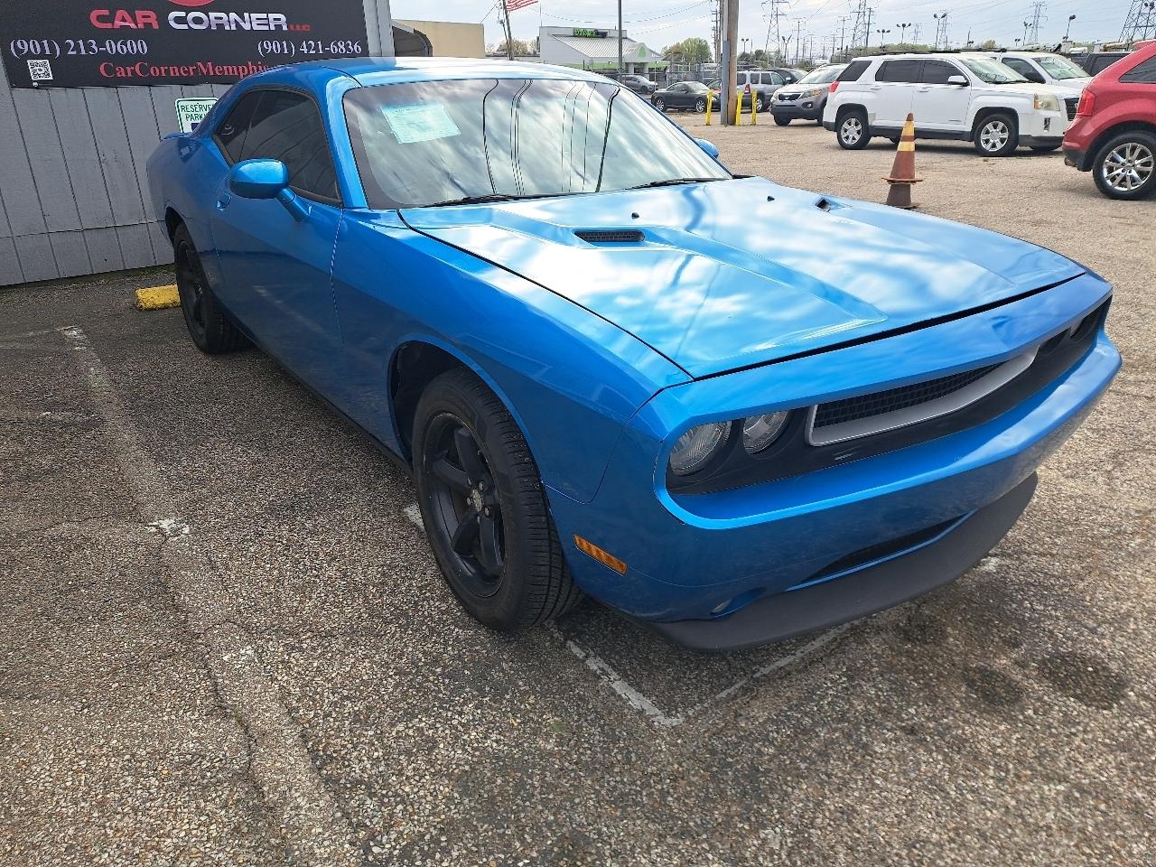 Dodge Challenger SE 2011