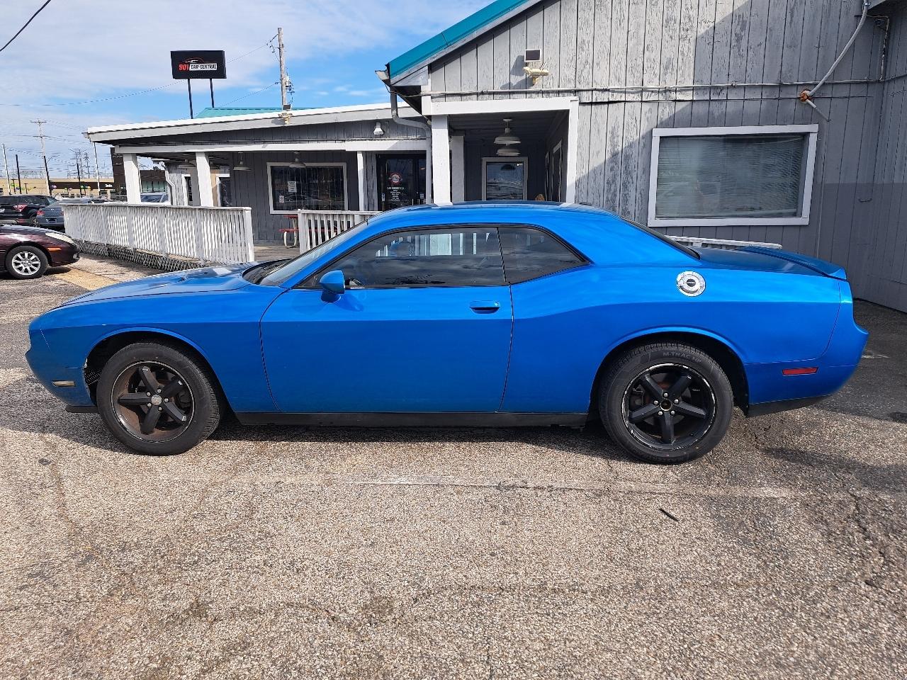 Dodge Challenger SE 2011