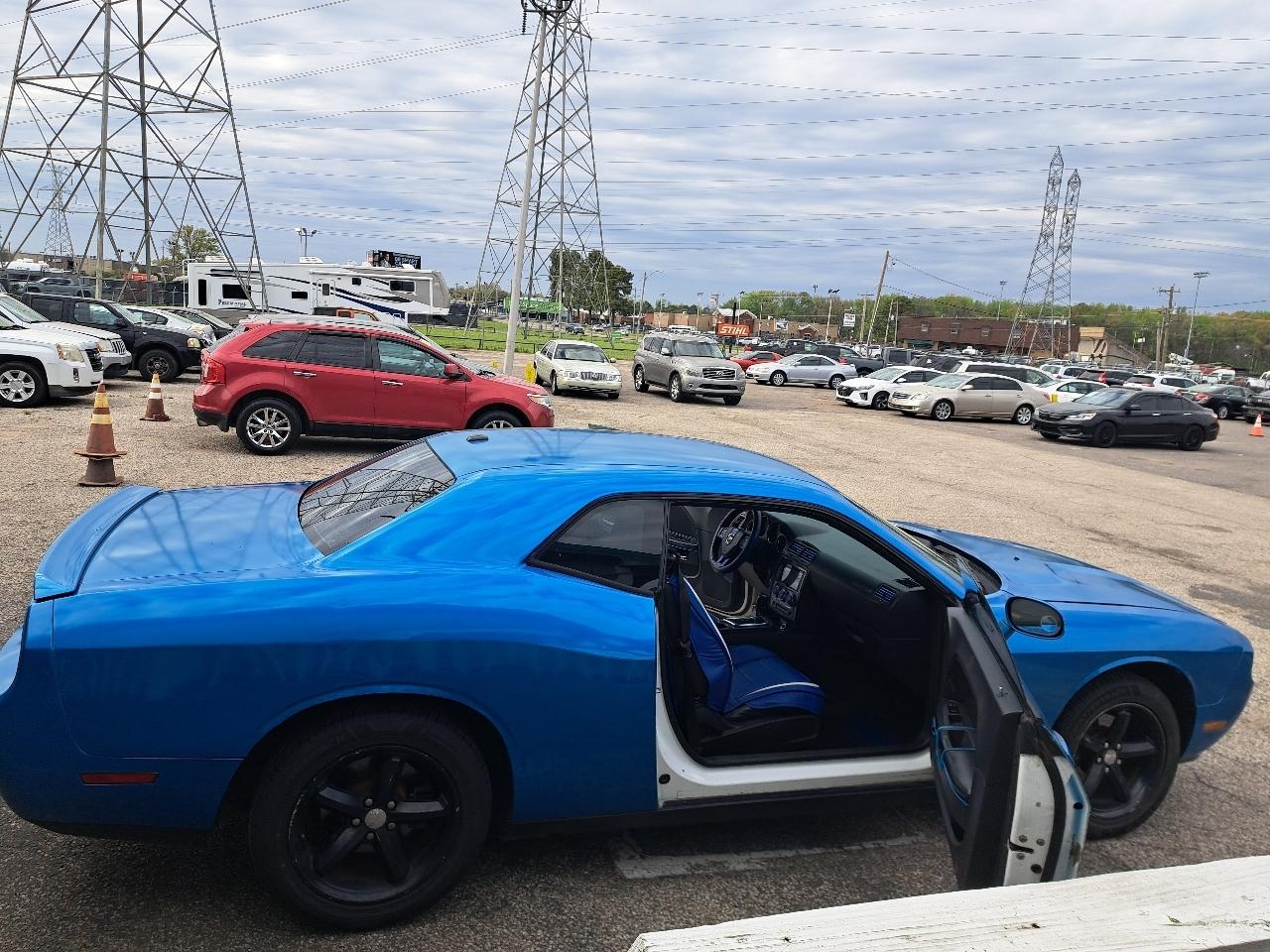 Dodge Challenger SE 2011