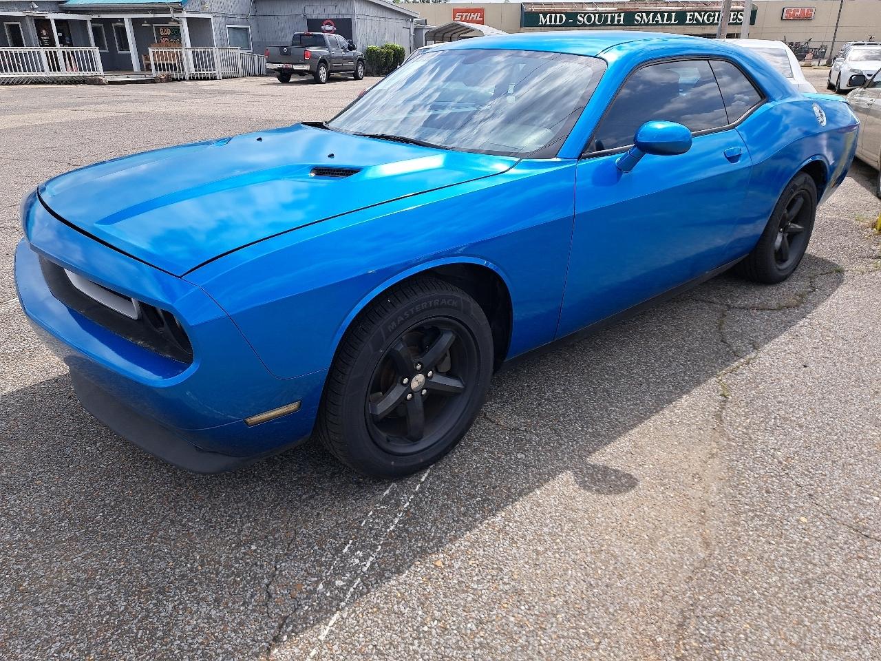 Dodge Challenger SE 2011