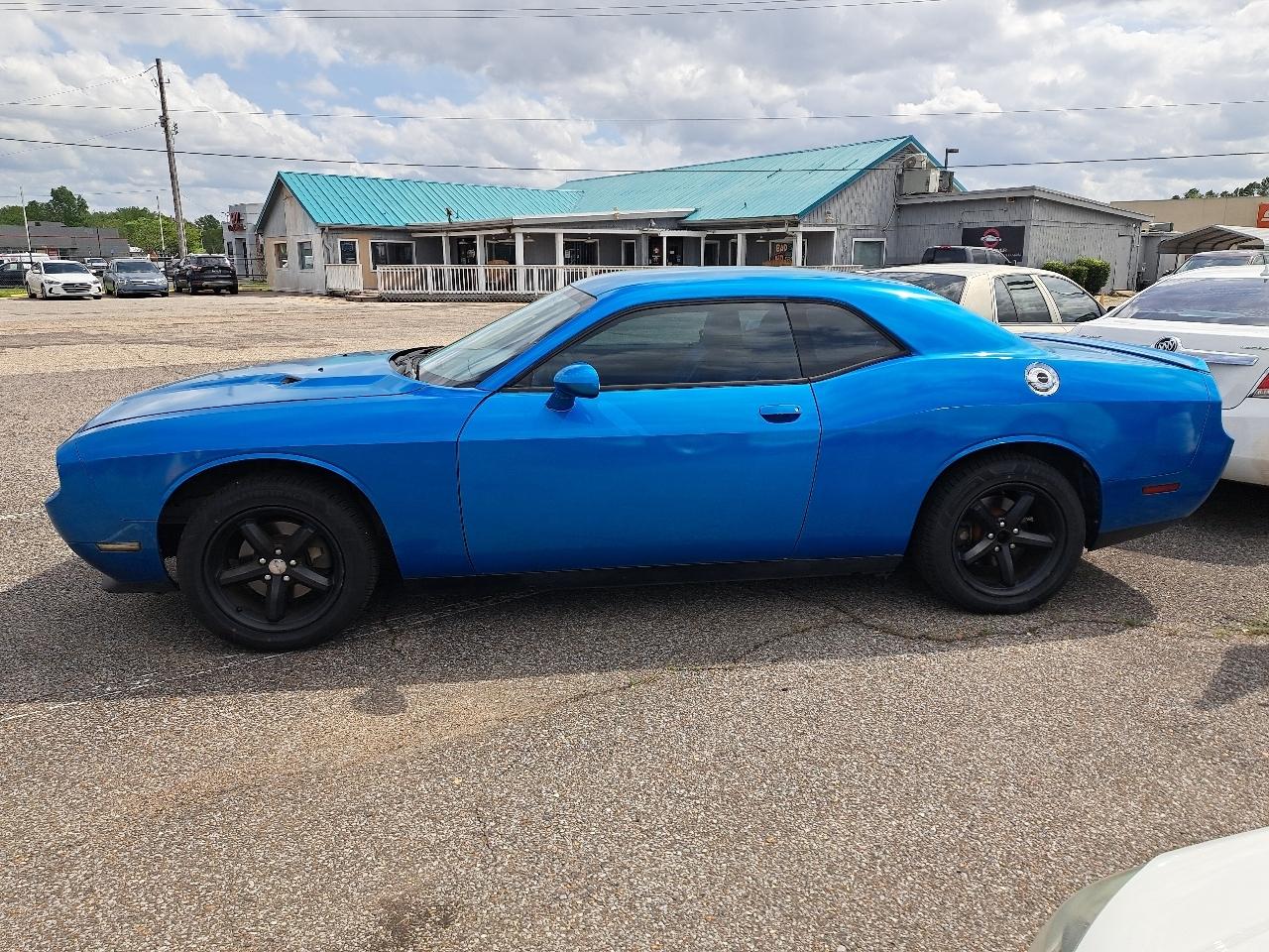 Dodge Challenger SE 2011