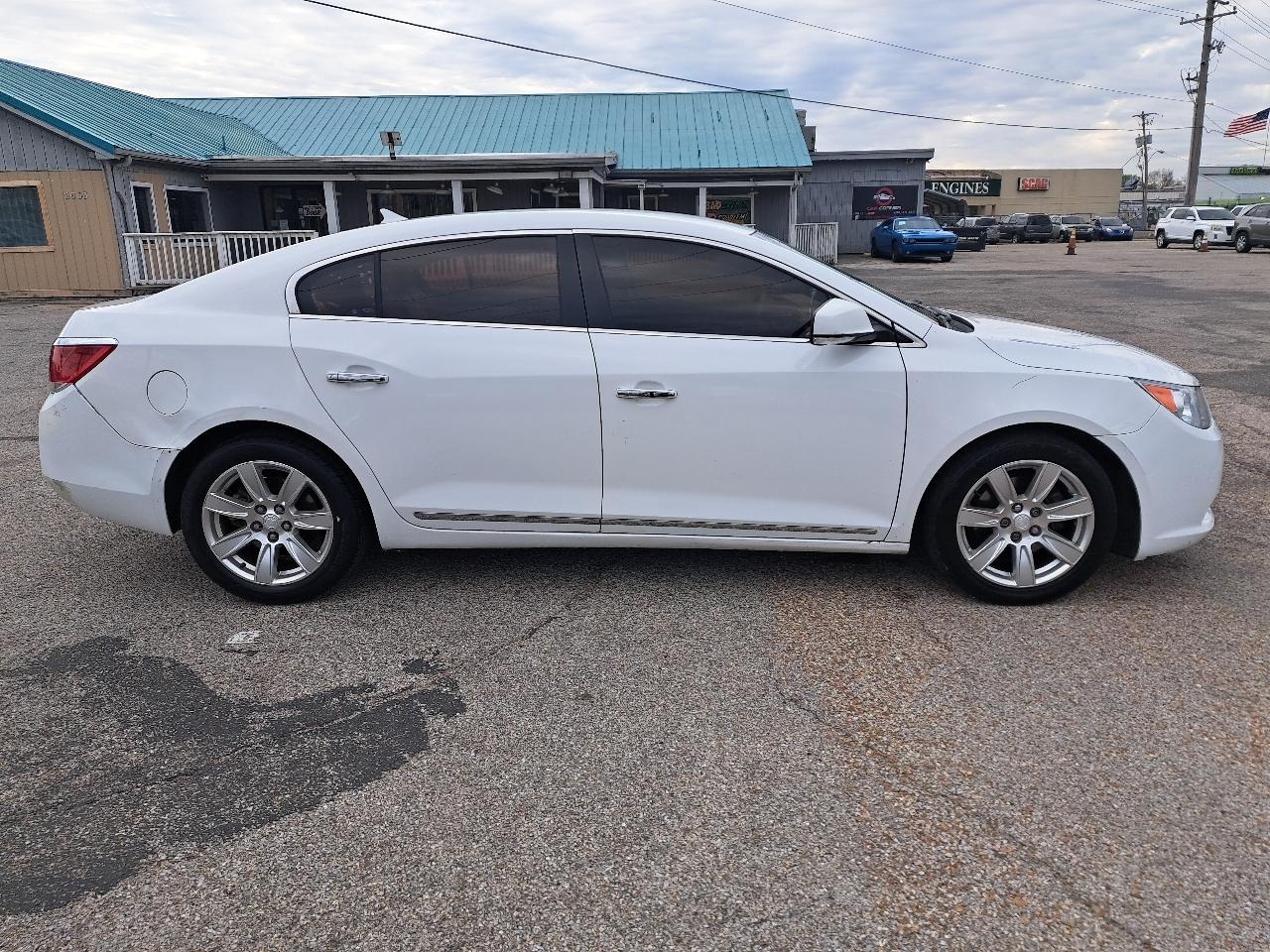 Buick LaCrosse 4dr Sdn CXL 2011