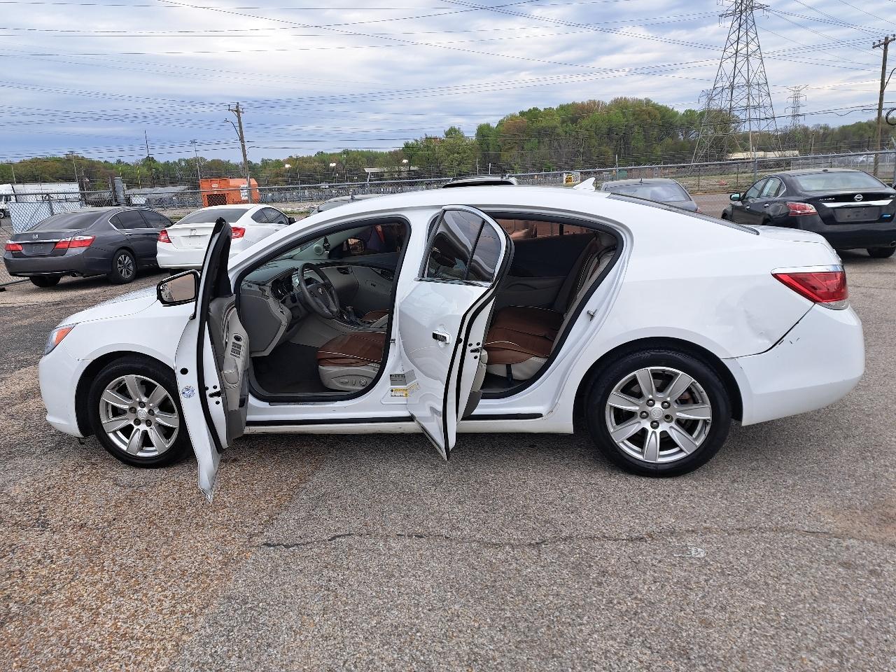 Buick LaCrosse 4dr Sdn CXL 2011