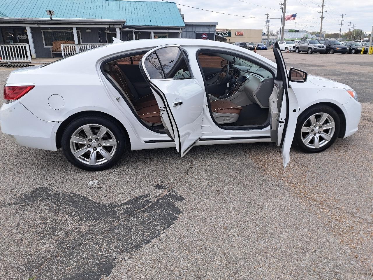 Buick LaCrosse 4dr Sdn CXL 2011