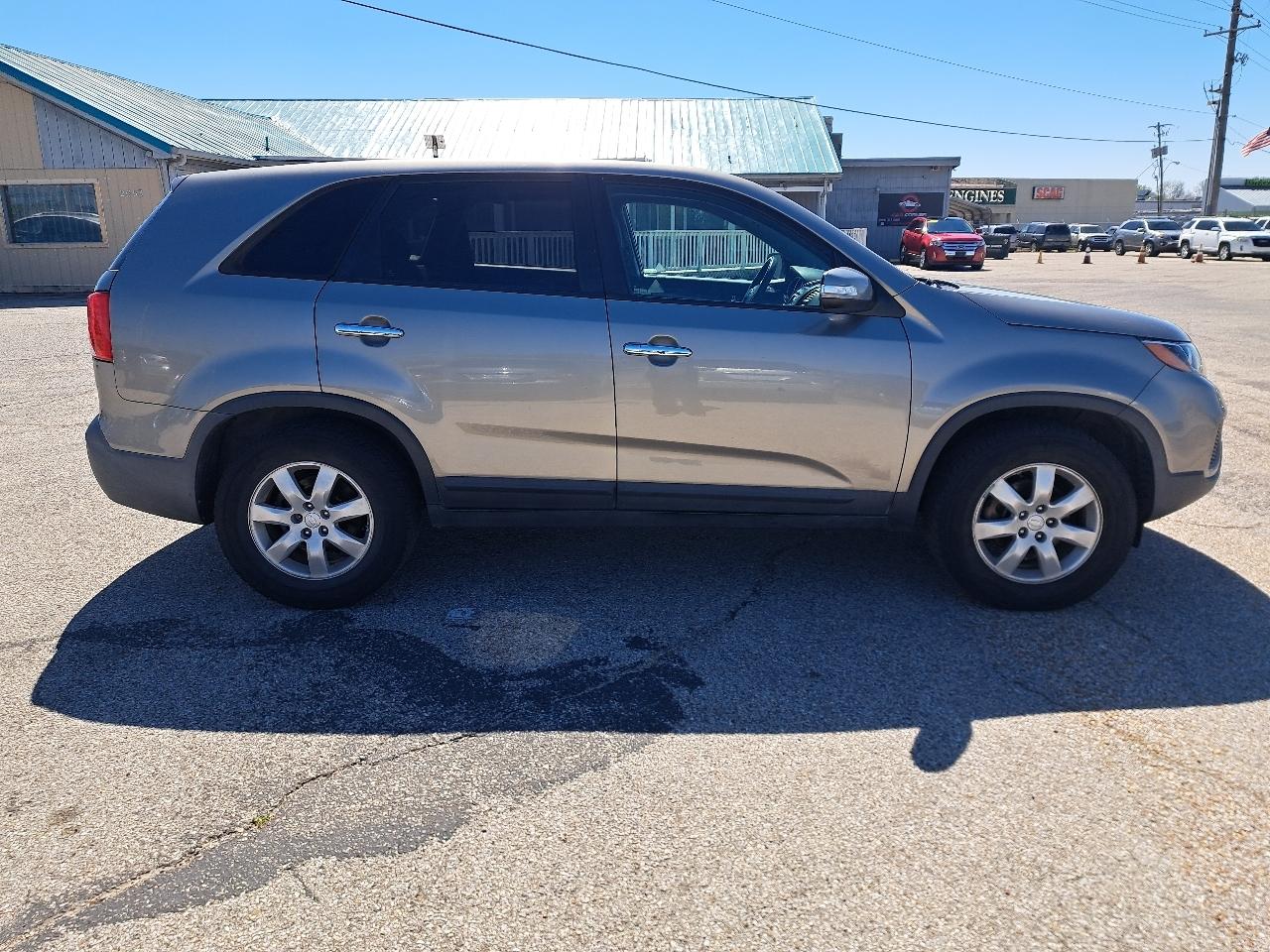 Kia Sorento Base 4D SUV FWD 2011