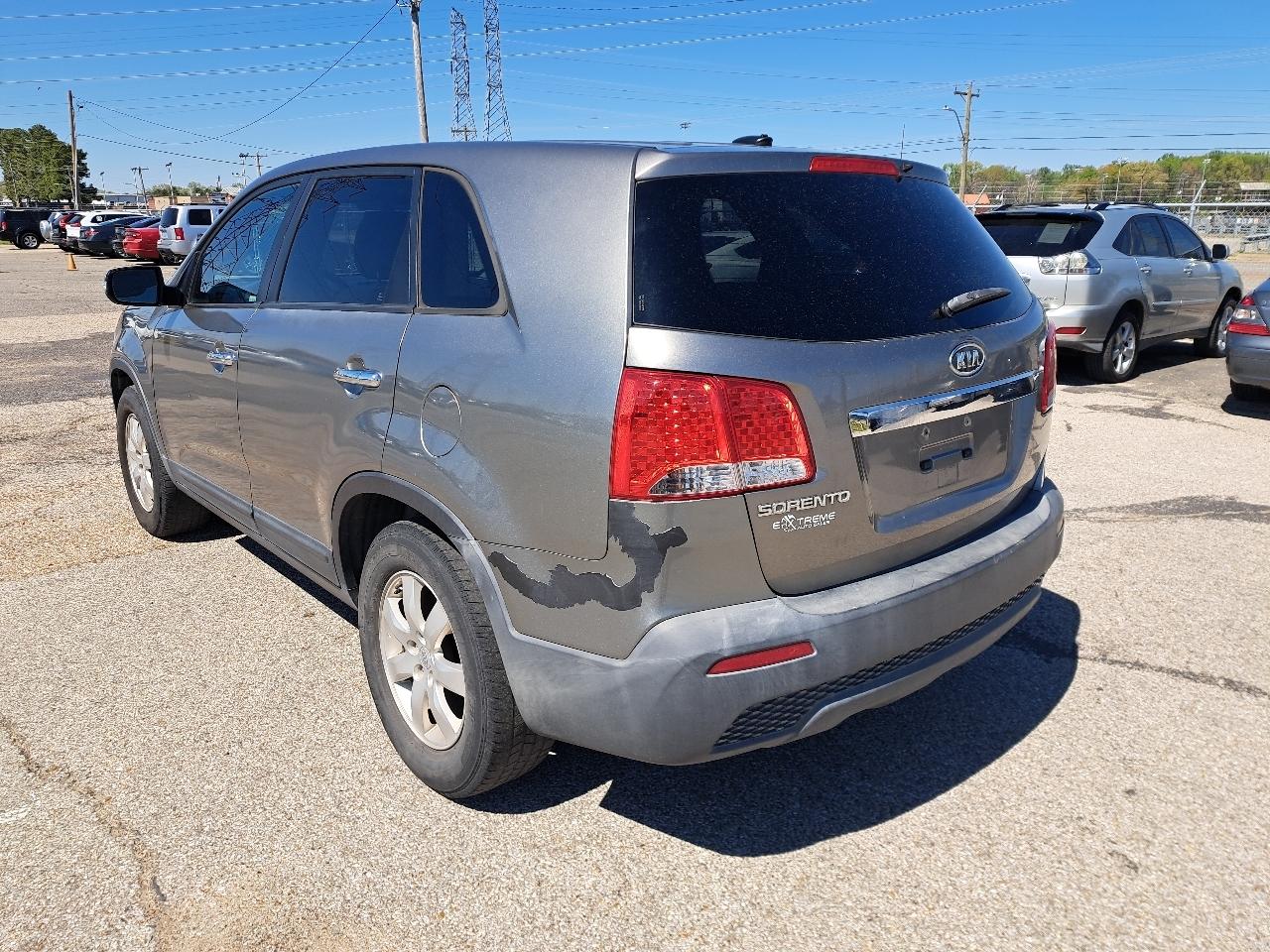 Kia Sorento Base 4D SUV FWD 2011