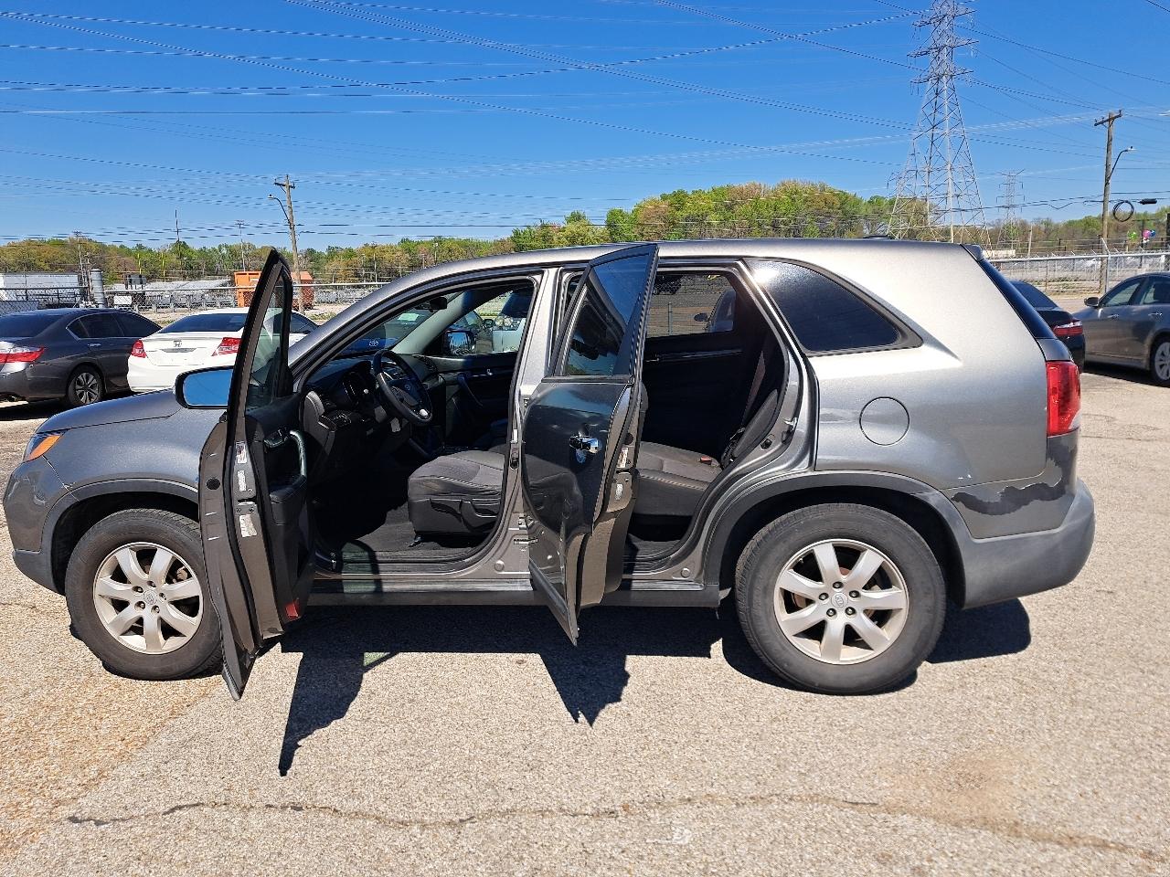 Kia Sorento Base 4D SUV FWD 2011