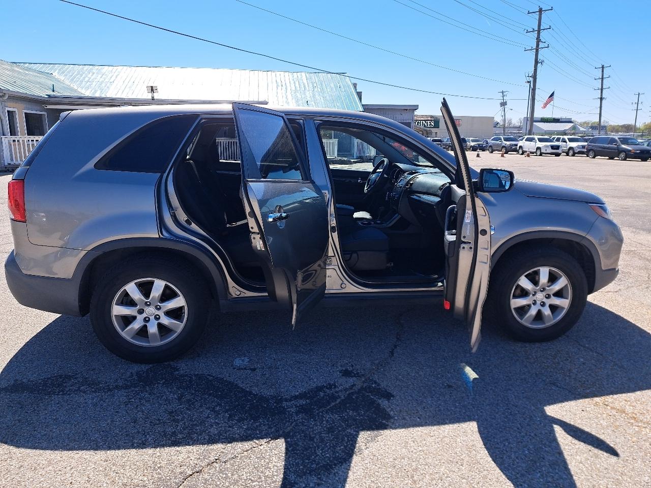 Kia Sorento Base 4D SUV FWD 2011