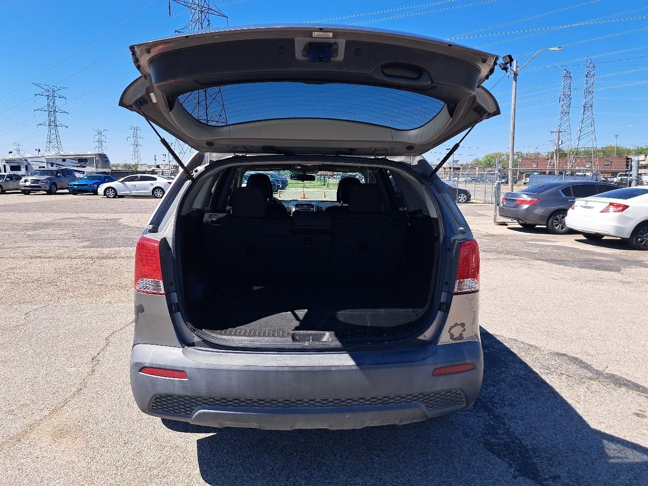 Kia Sorento Base 4D SUV FWD 2011