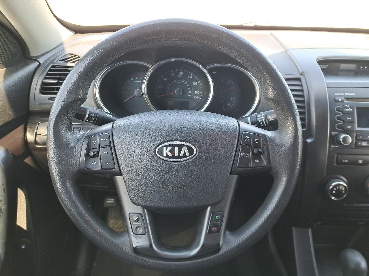 Kia Sorento Base 4D SUV FWD 2011