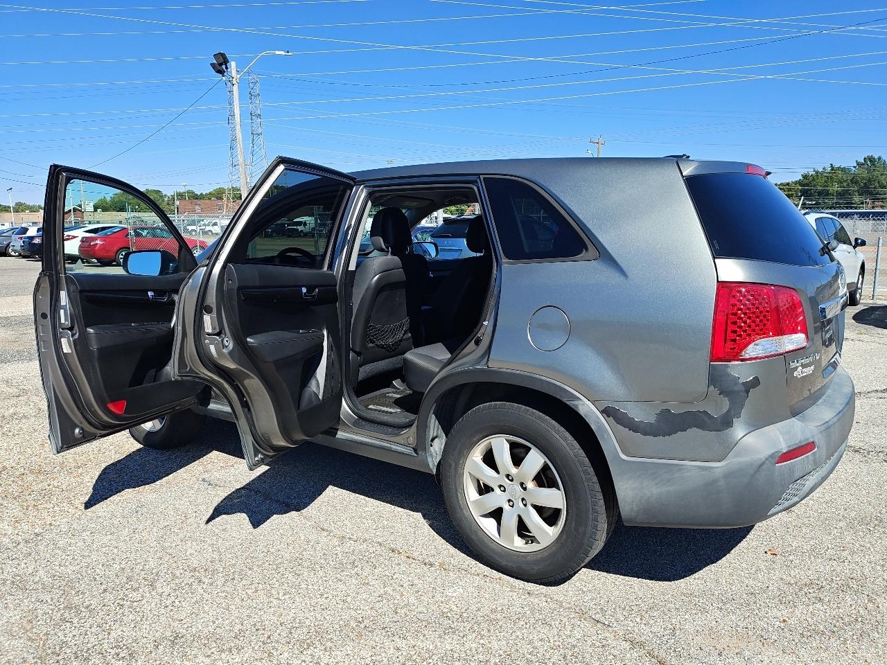 Kia Sorento Base 4D SUV FWD 2011