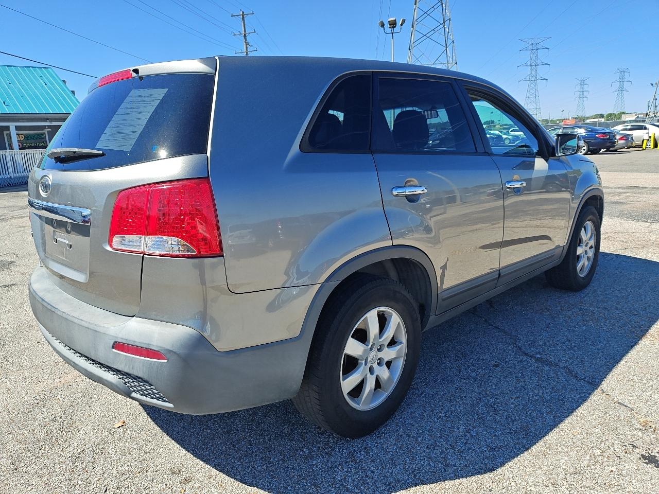 Kia Sorento Base 4D SUV FWD 2011