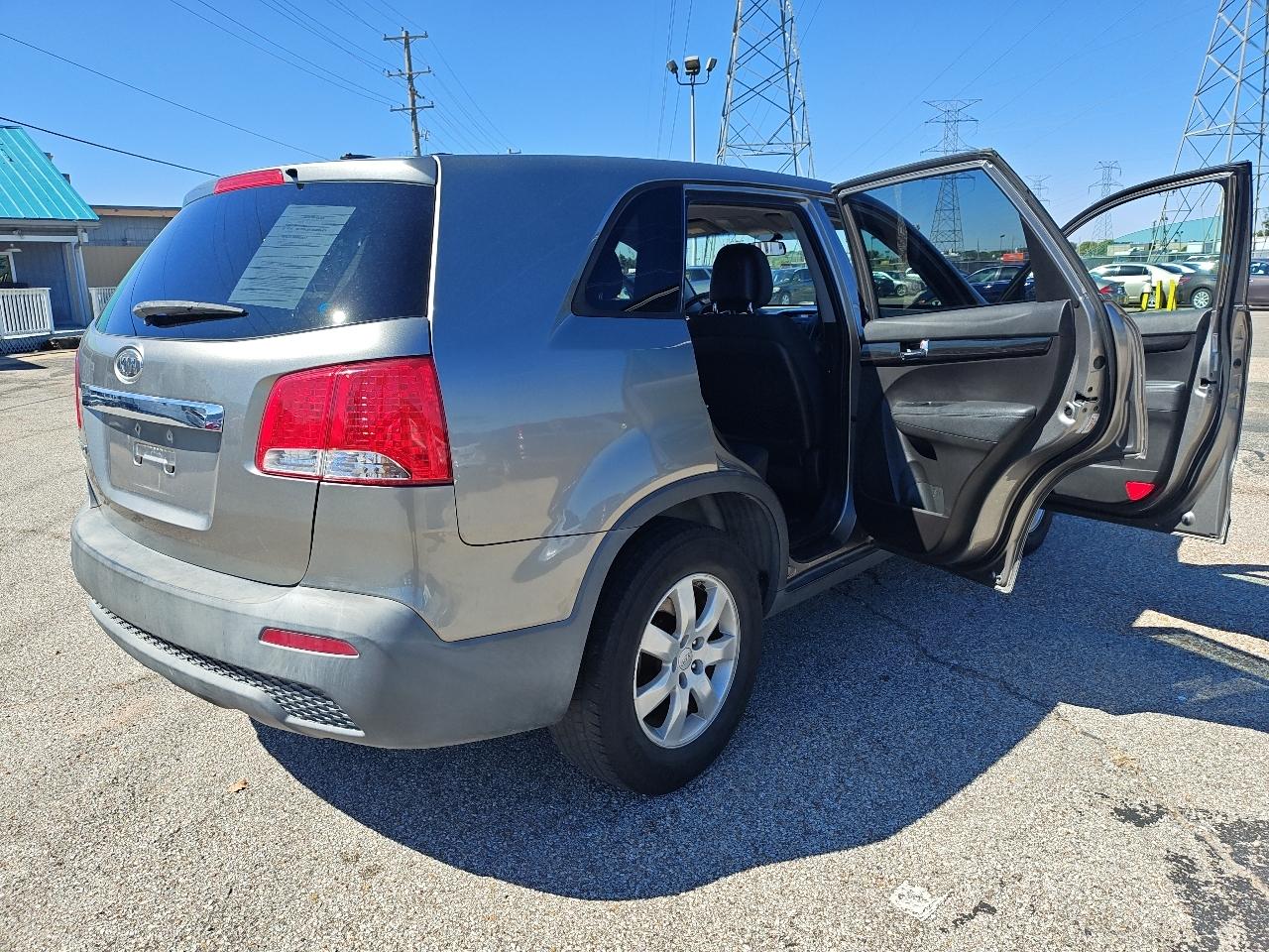 Kia Sorento Base 4D SUV FWD 2011