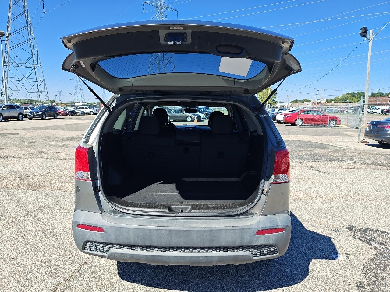 Kia Sorento Base 4D SUV FWD 2011