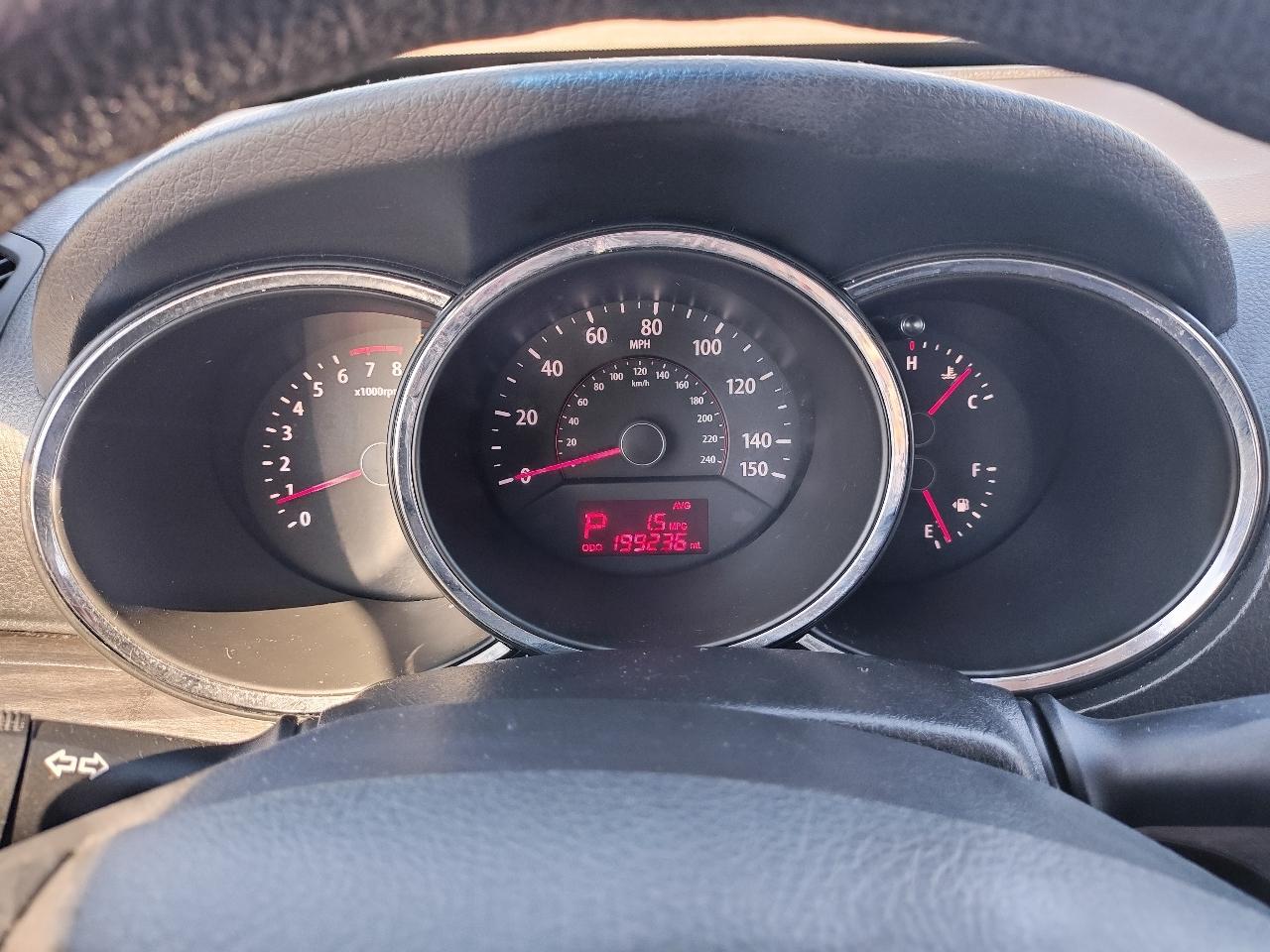 Kia Sorento Base 4D SUV FWD 2011