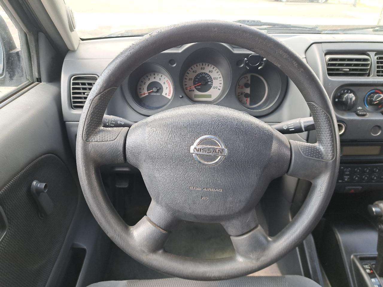 Nissan Frontier XE-V6 Crew Cab 2WD 2004