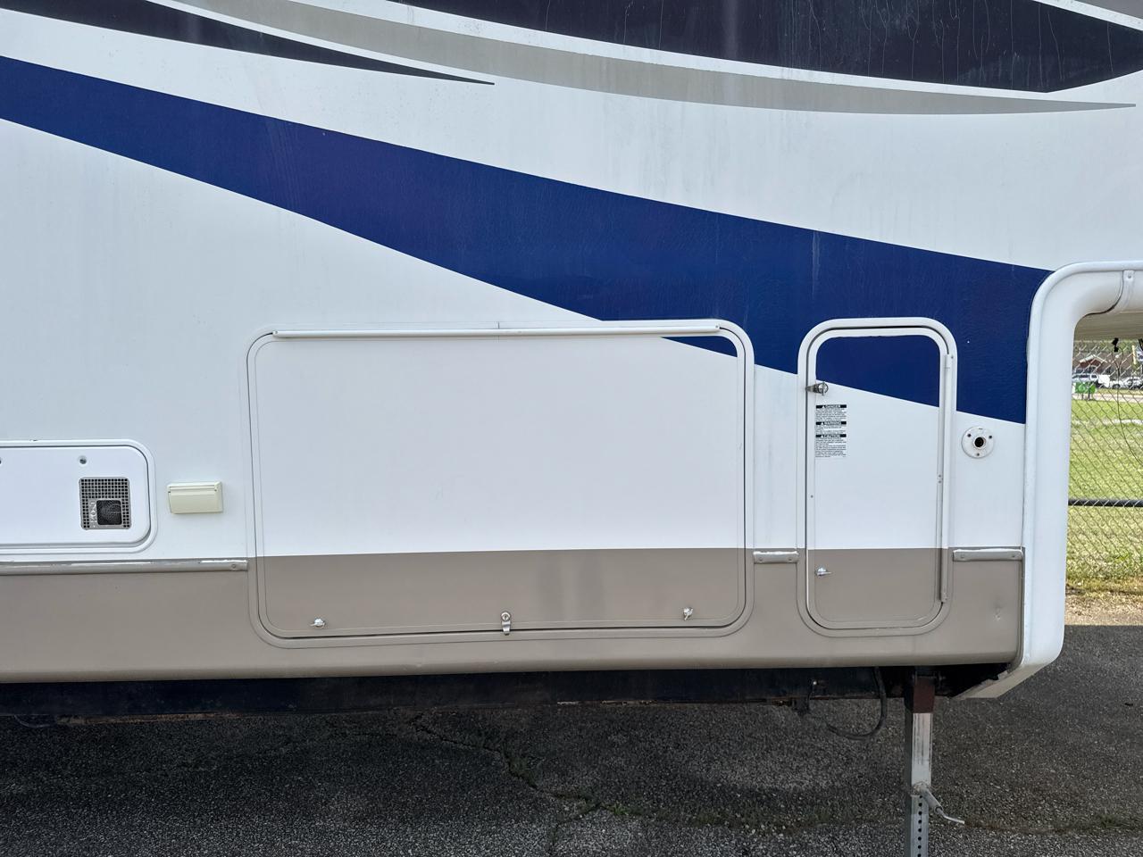 Holiday Rambler Presidential Suite  2009