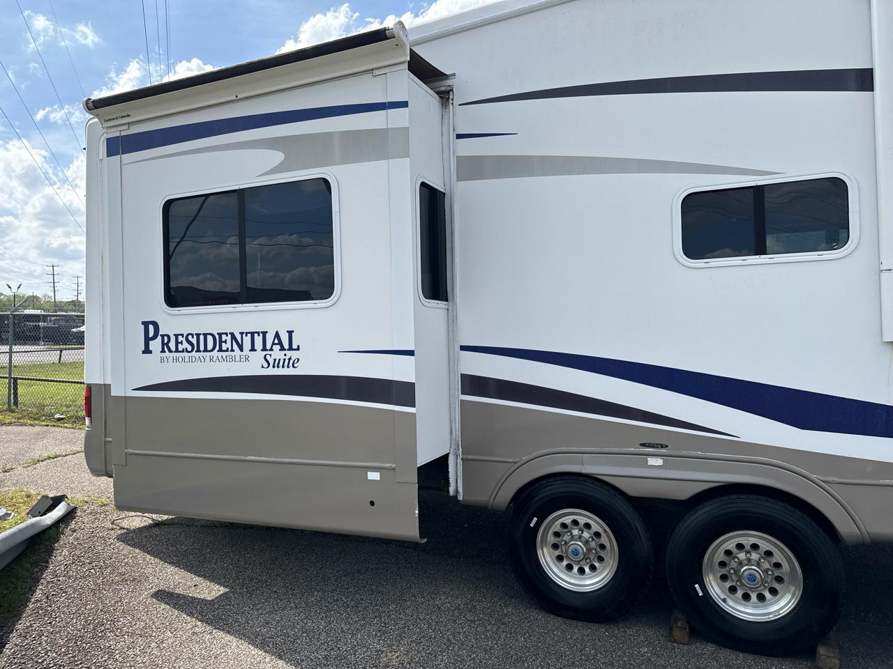 Holiday Rambler Presidential Suite  2009