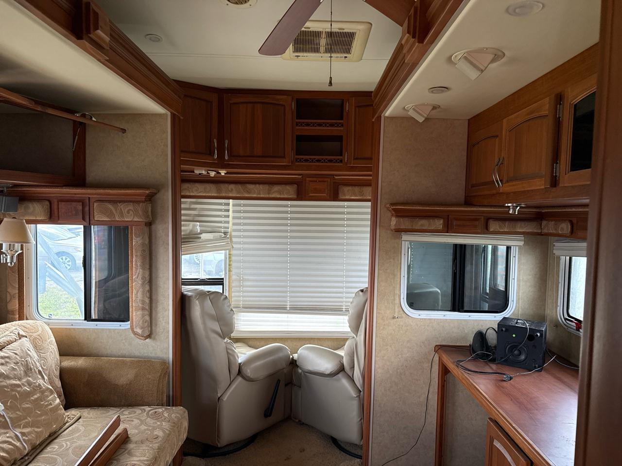 Holiday Rambler Presidential Suite  2009