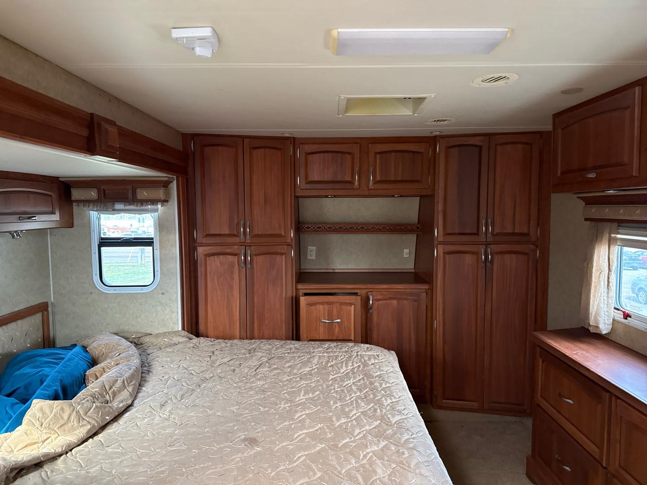 Holiday Rambler Presidential Suite  2009