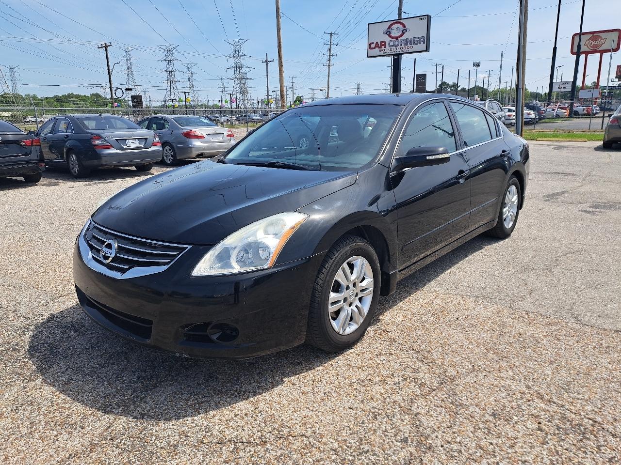 Nissan Altima Base 4D Sedan 2010