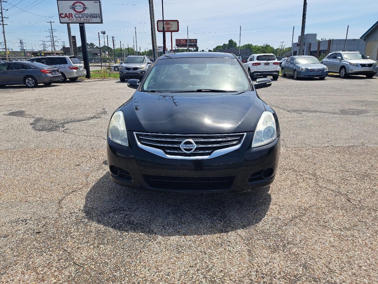 Nissan Altima Base 4D Sedan 2010