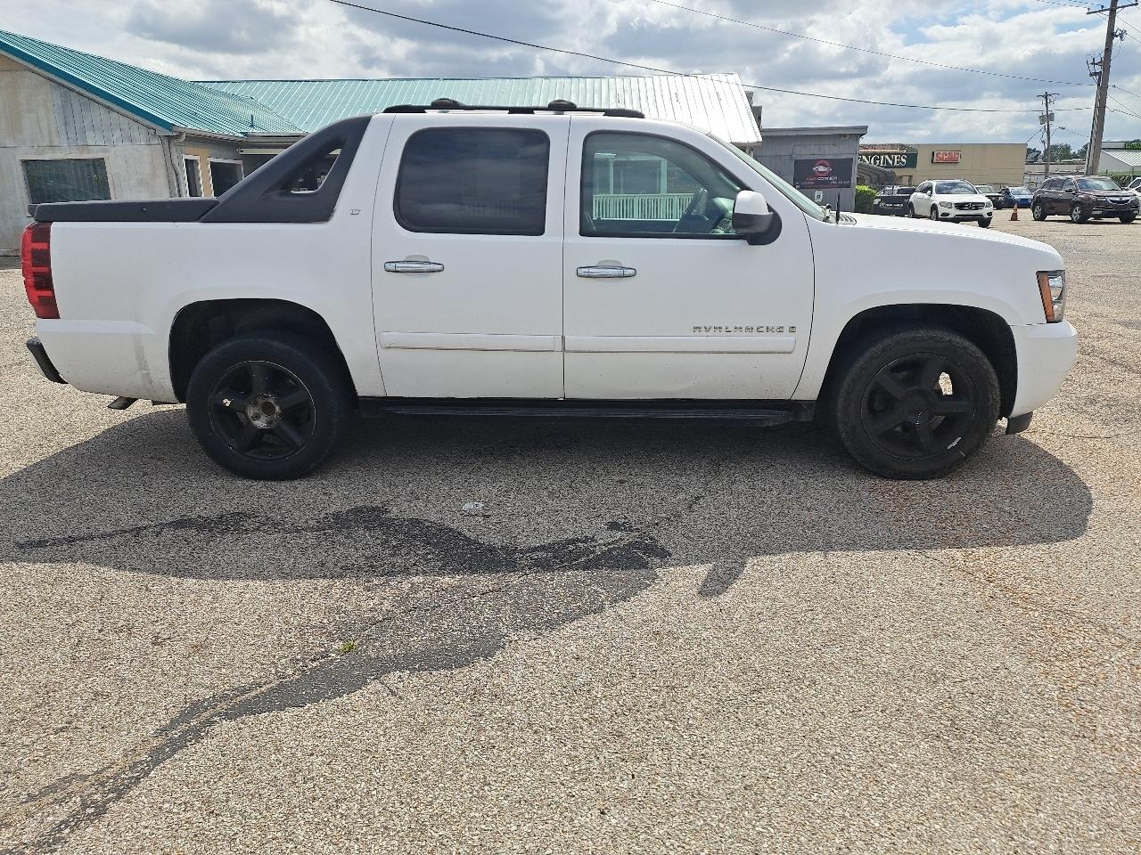 Chevrolet Avalanche 1500 4D SUV 4WD 2007