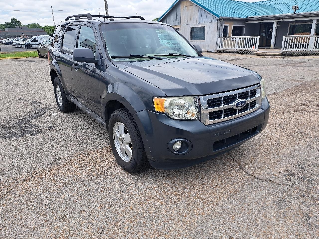 Ford Escape FWD 4dr XLT 2009