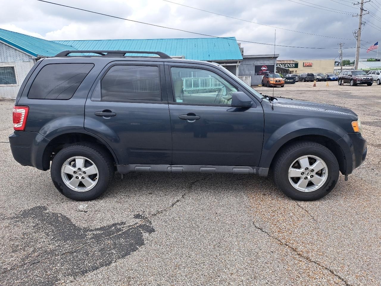 Ford Escape FWD 4dr XLT 2009