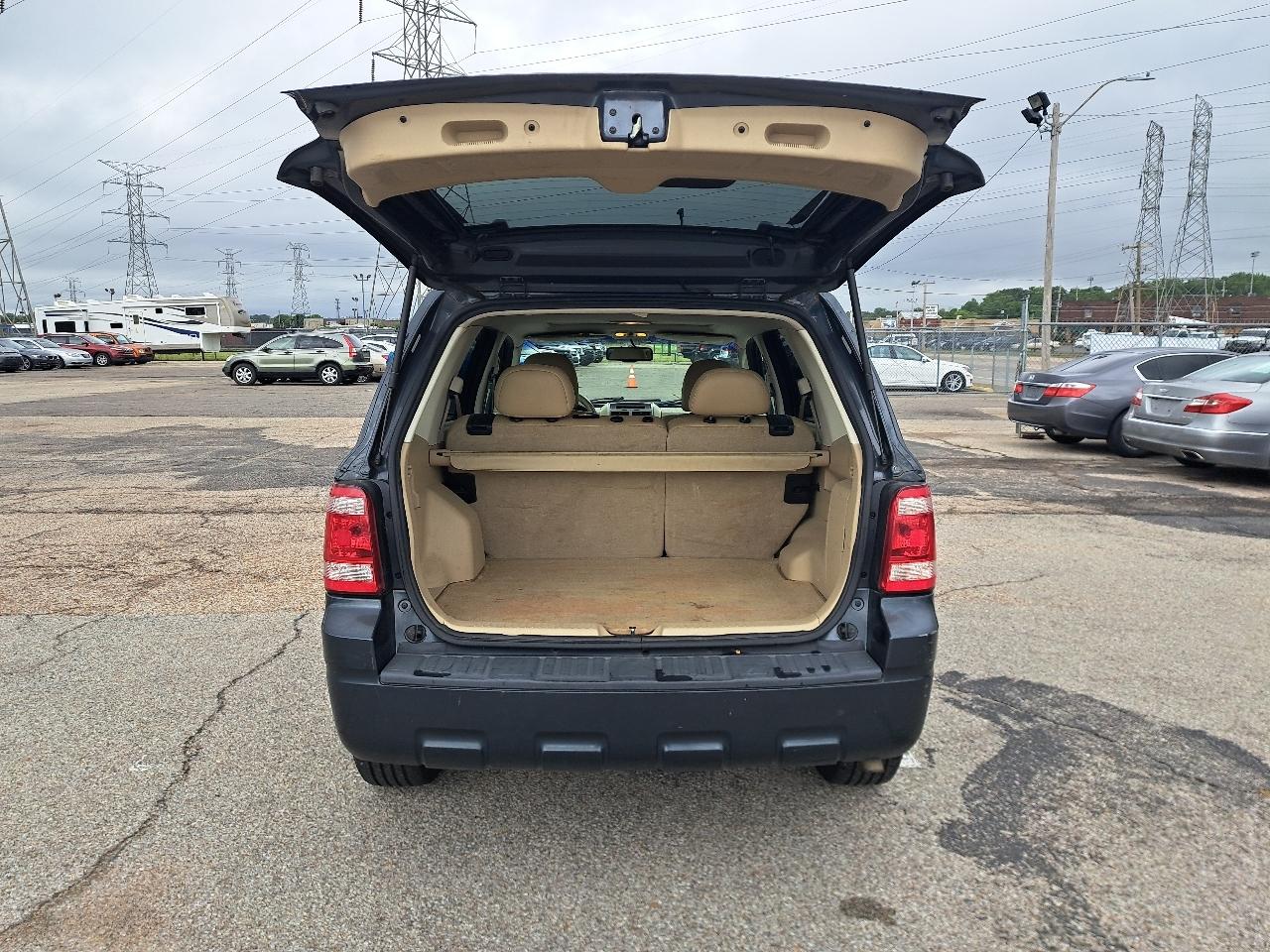 Ford Escape FWD 4dr XLT 2009